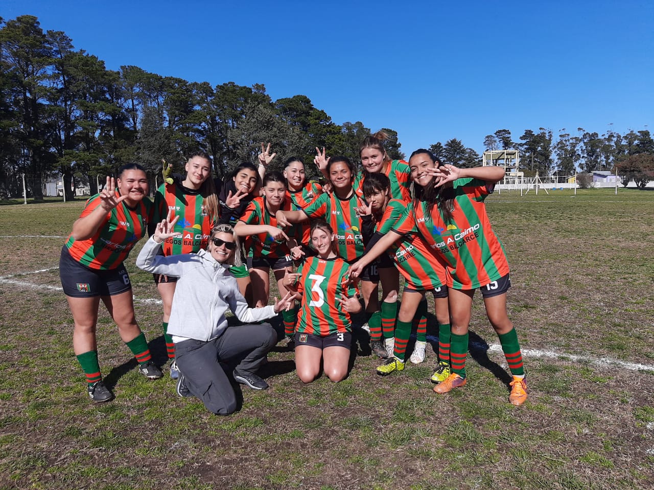 Bonaerenses: El equipo femenino de futbol 11 clasificó a la final provincial