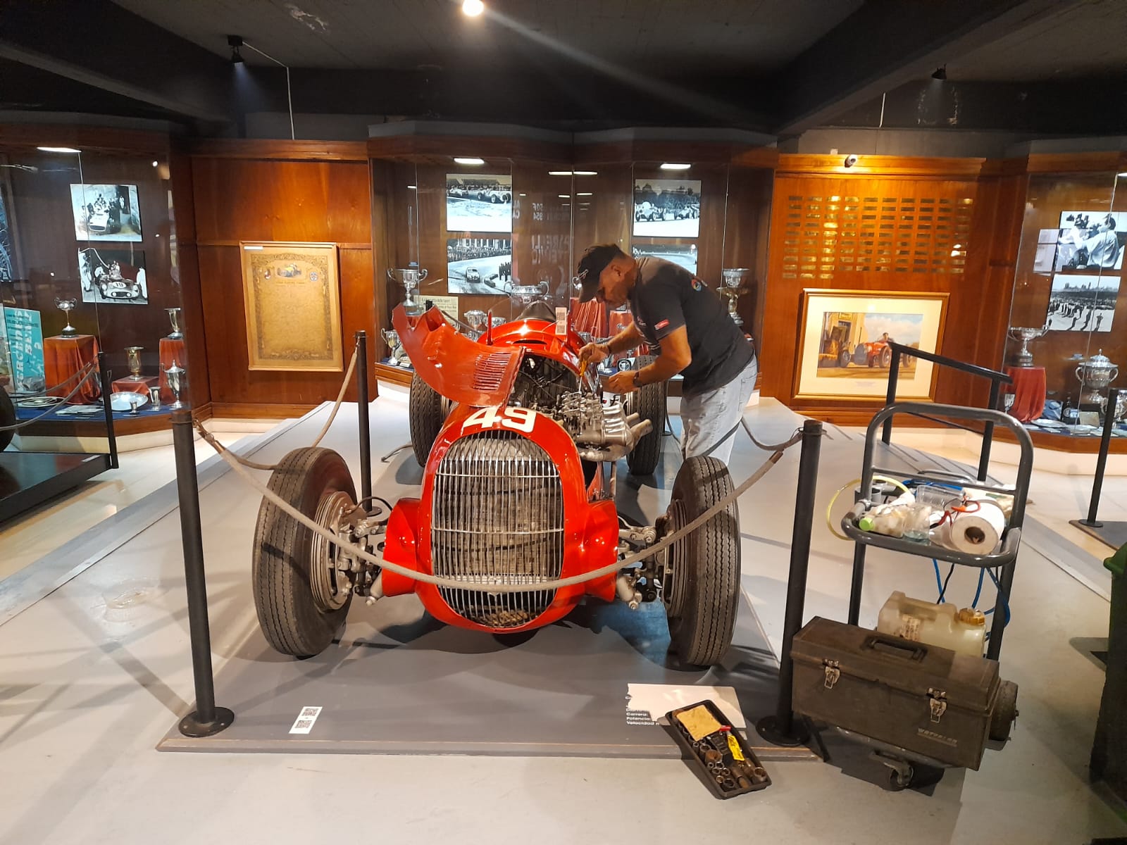 Sergio Mollica mecánico de los autos del Museo Fangio: “mantenerlos, cuidarlos y mimarlos es mi trabajo”