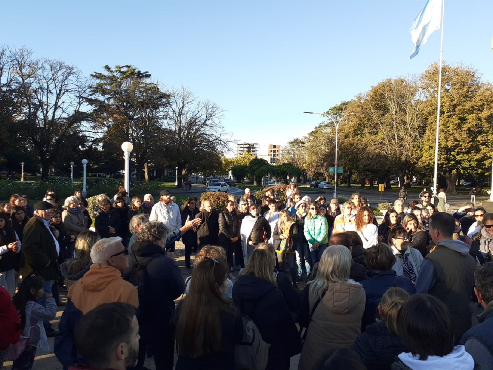 En Balcarce se realizó concentración en defensa de la educación pública