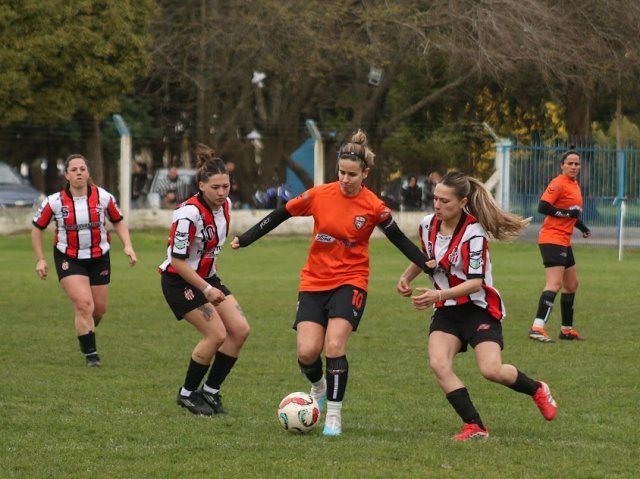 FEMENINI: SEMI APERTURA