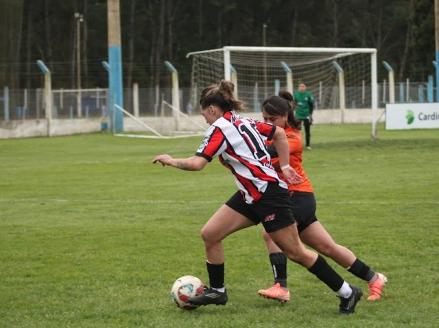 FEMENINI: SEMI APERTURA